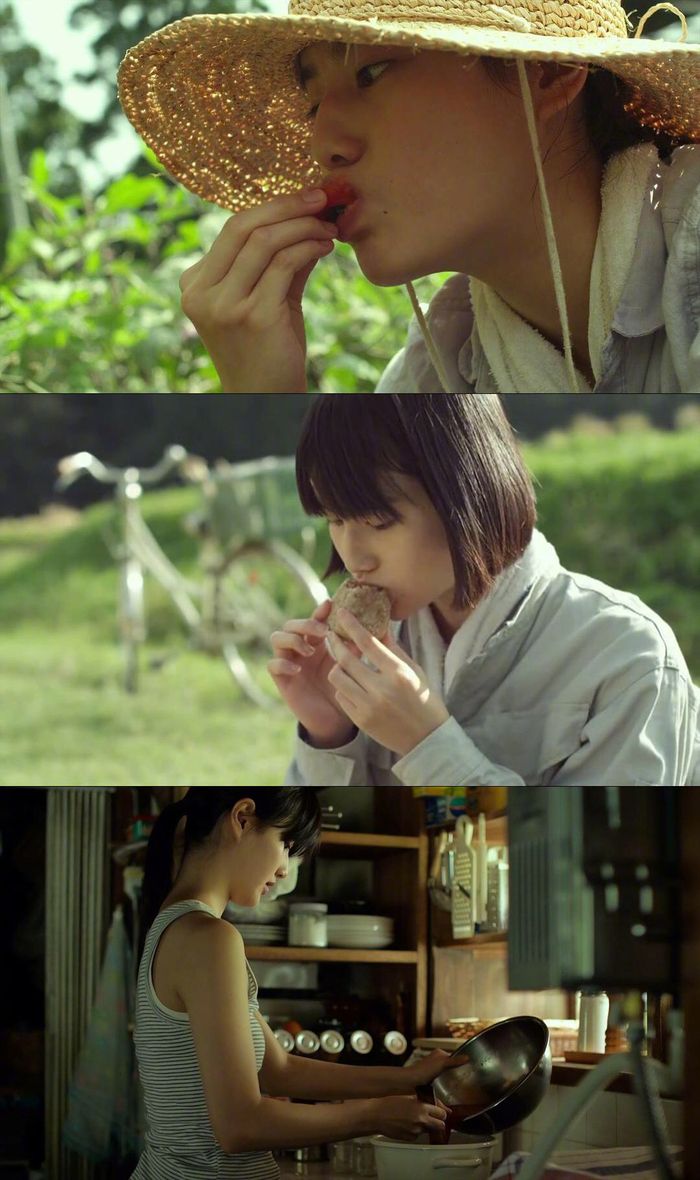 采摘草莓、咬下面包、厨房做菜三个画面拼接